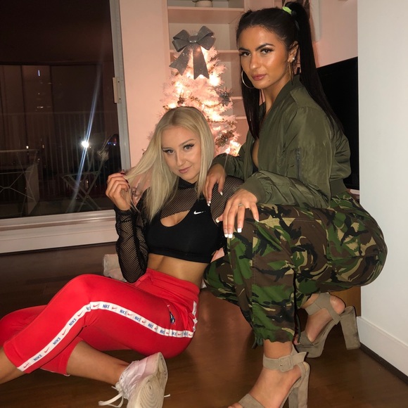 Nike track pants with stripe - Picture 3 of 3